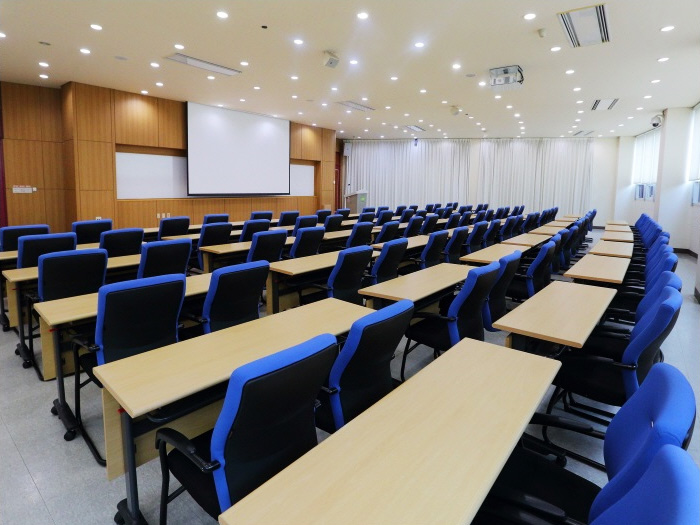강의실 전경 이미지